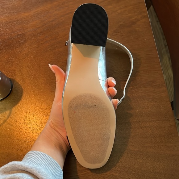 Steve Madden Eli pump. Size 8.5. NWOT. Silver shoe with black toe box. - Picture 5 of 6